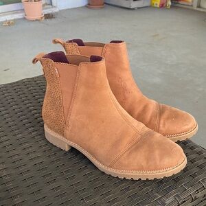 TOMS Light Brown Chelsea Pull-On Bootie with Cheetah Print Heel